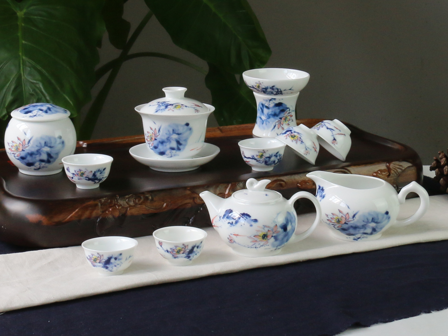 12頭釉中彩茶具--和為貴